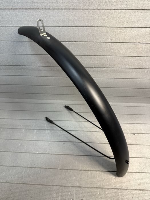 Крило переднє 28 пластик