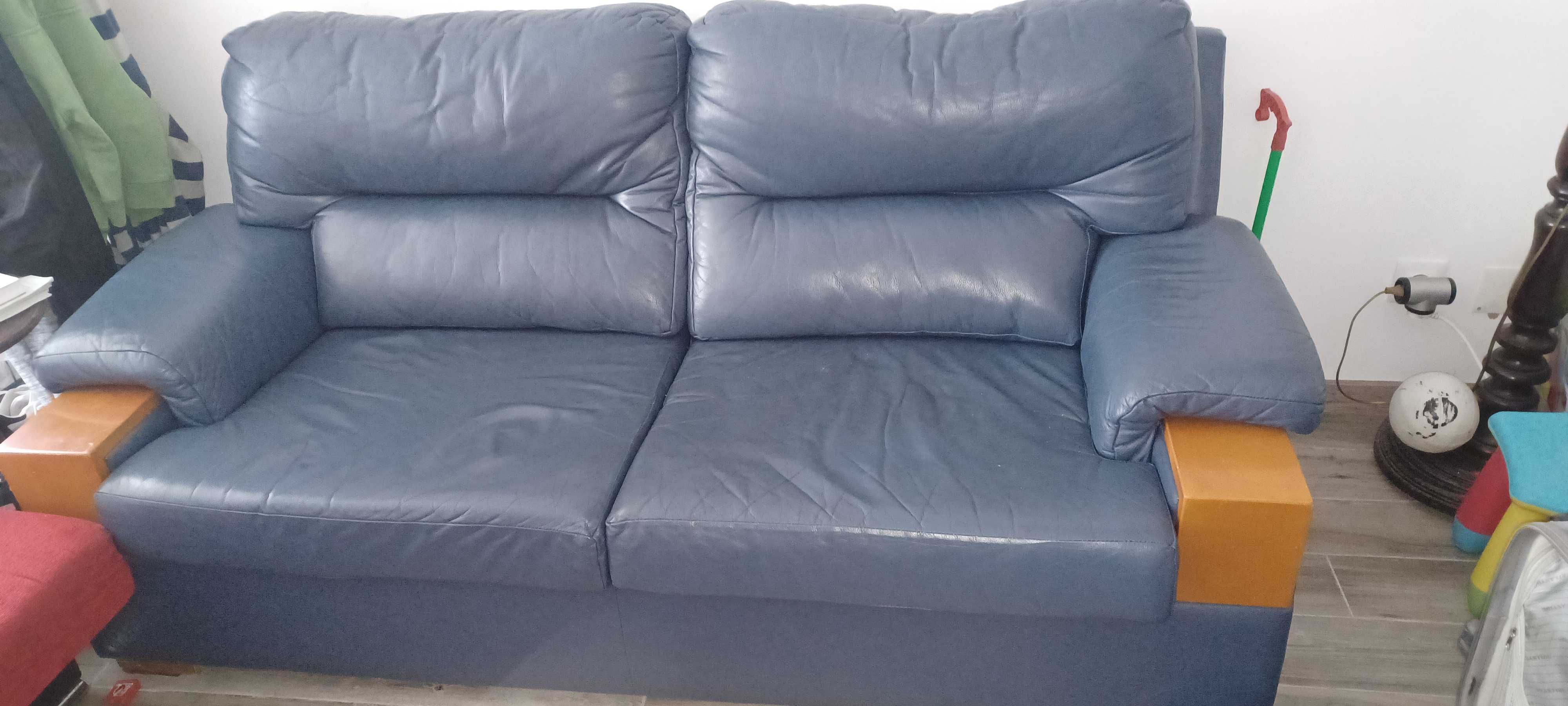 Sofa em pele original, azul porto 2 unidades com selo certificado