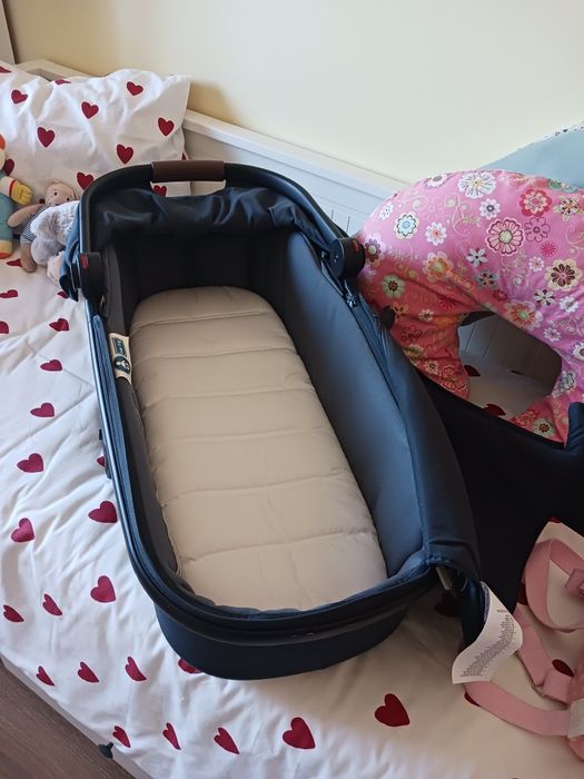 Alcofa Maxi-Cosi Oria Essential Graphite cinzento-escuro