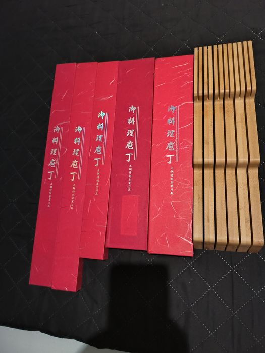 Zestaw 5 nowych noży