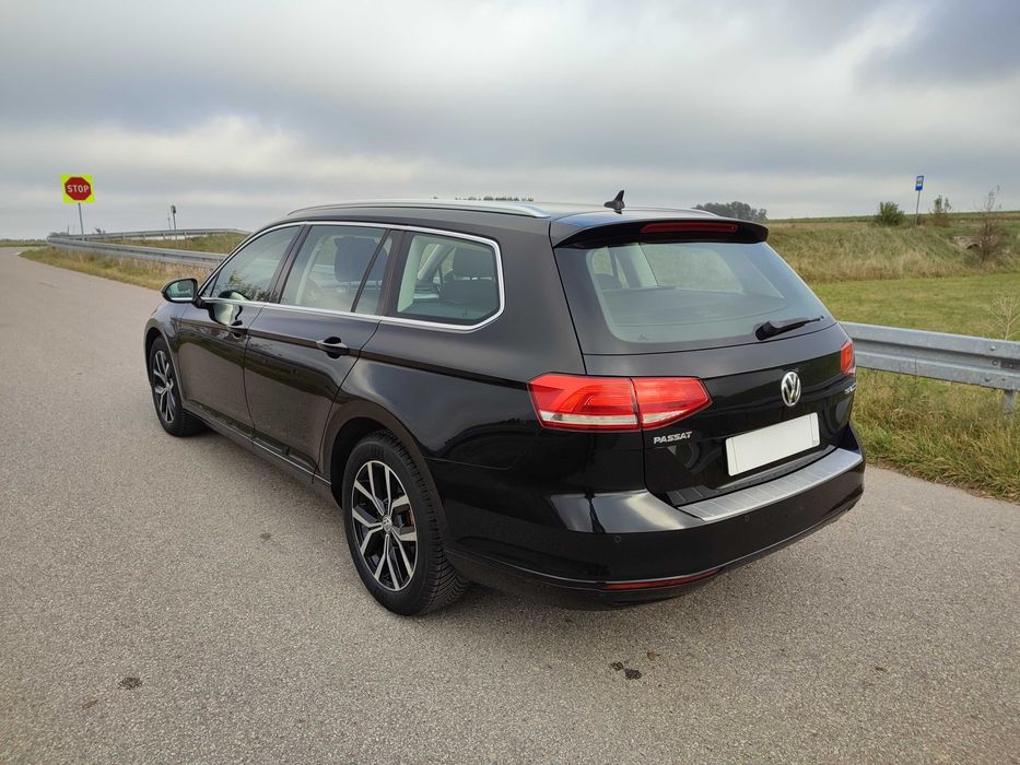 Passat B8**2017**DSG**Kamera**Parki**Navi**Alufelgi**Serwisowany**