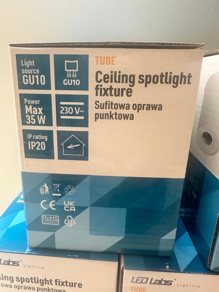 Celing spotlight fixture