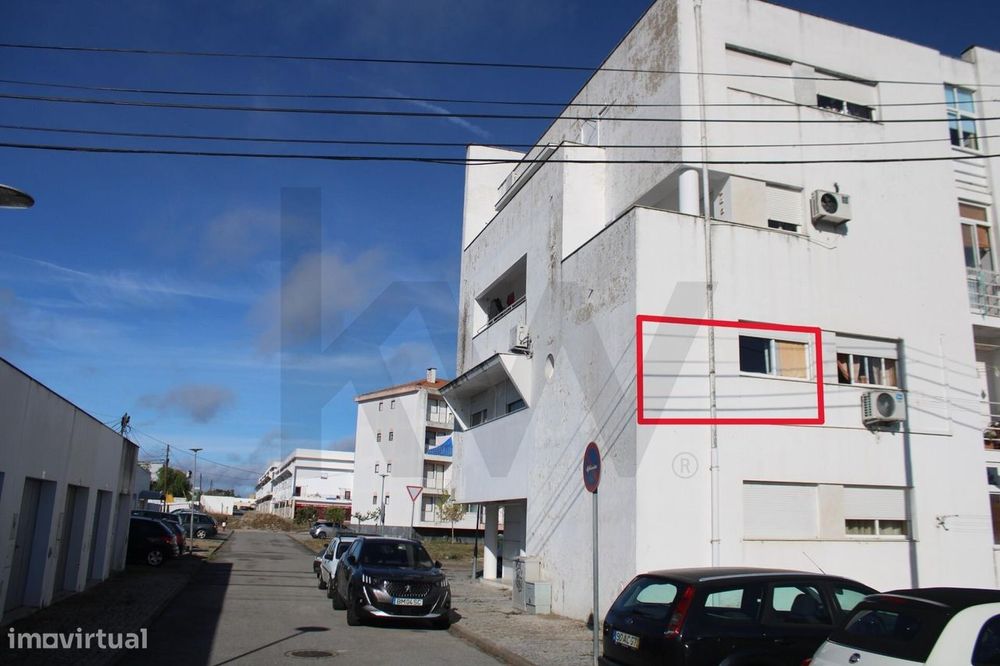 Vende-se Apartamento T2 1º andar  em Horta das Figueiras - Évora