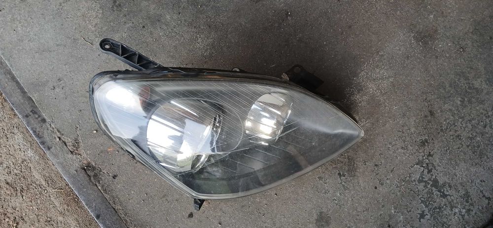 Opel Zafira B 04-08r. lampa prawa przednia przód ORYGINAŁ wysyłka EURO