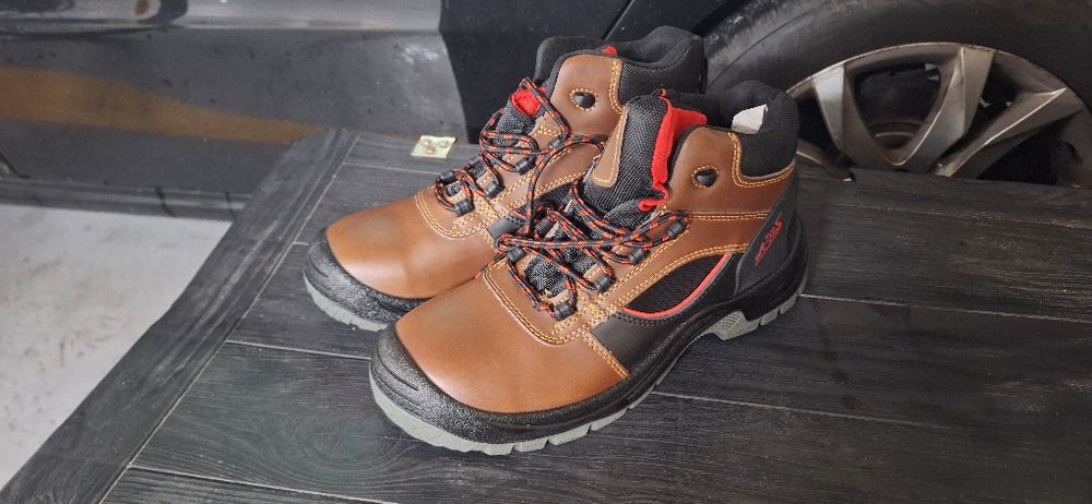 Obuwie robocze Art Mas r44 Nowe