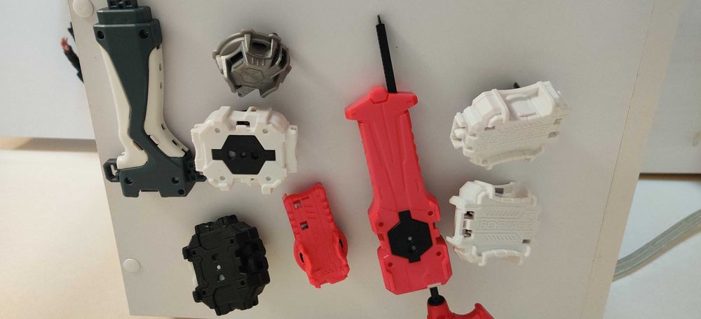 Арена Бейблейд з іграшками