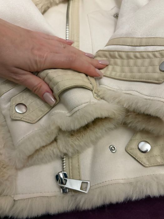 Пальто Zara молочного кольору