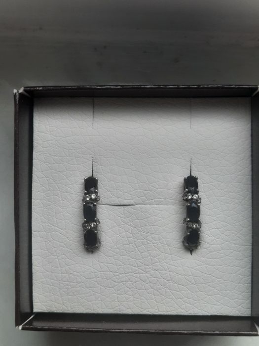 Продам серебрянные серьги с сапфиром