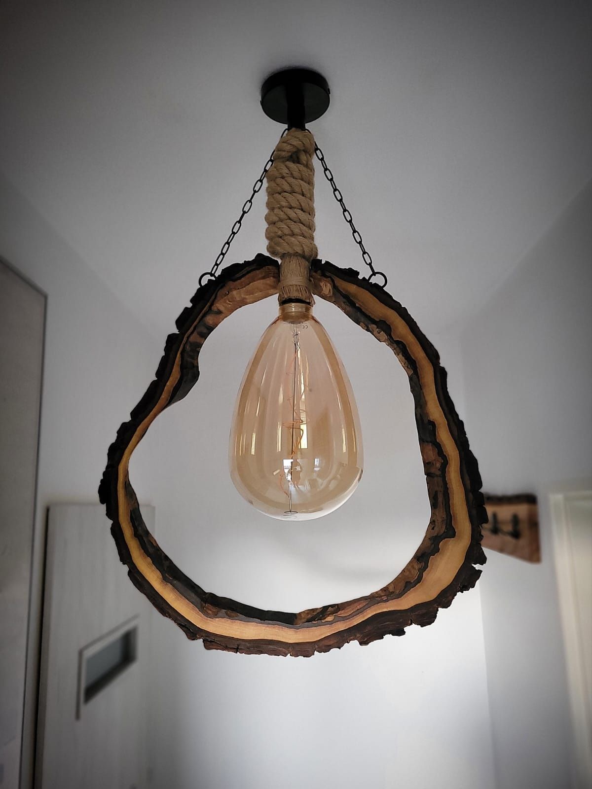 Lampa wisząca orzech włoski handmade loft rękodzieło