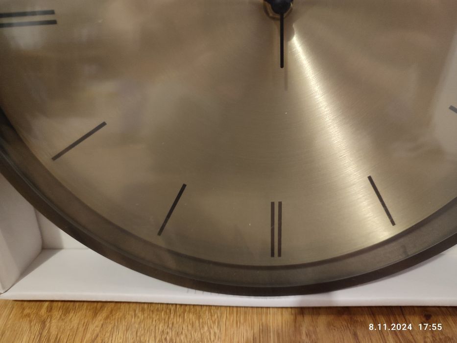 Nowy zegar ścienny 30.5 cm motyw złota