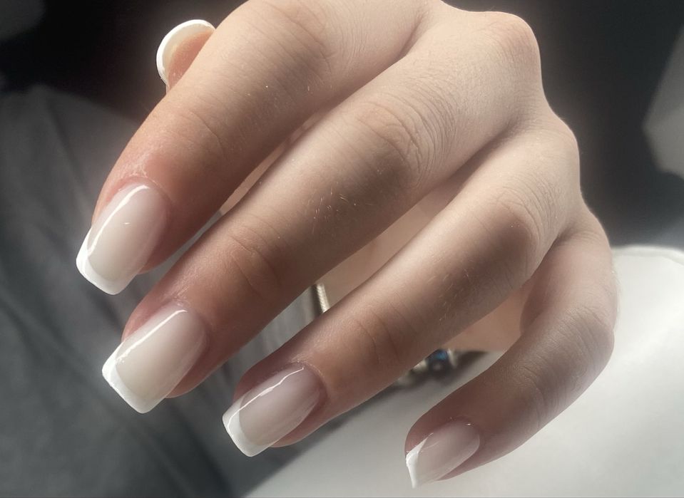 Manicure,pedicure hybrydowy,uzupełnienie zelowe 80/100 zl