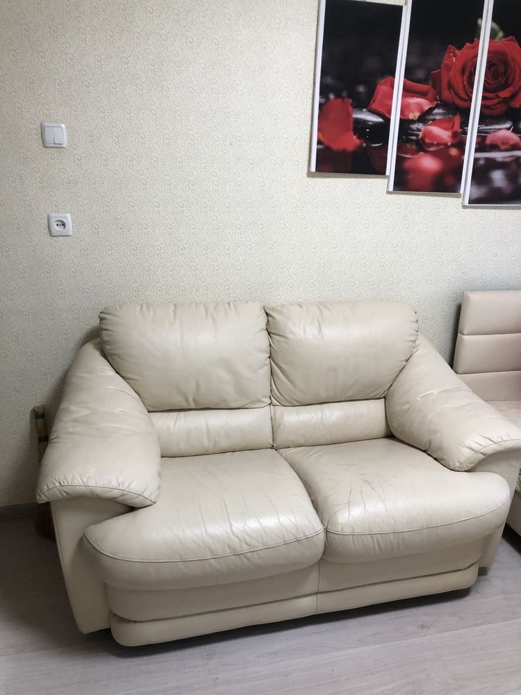 Шкіряний диван 1м 40 см