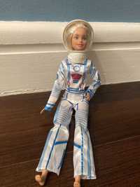 Sprzedam lalkę Barbie w kosmosie