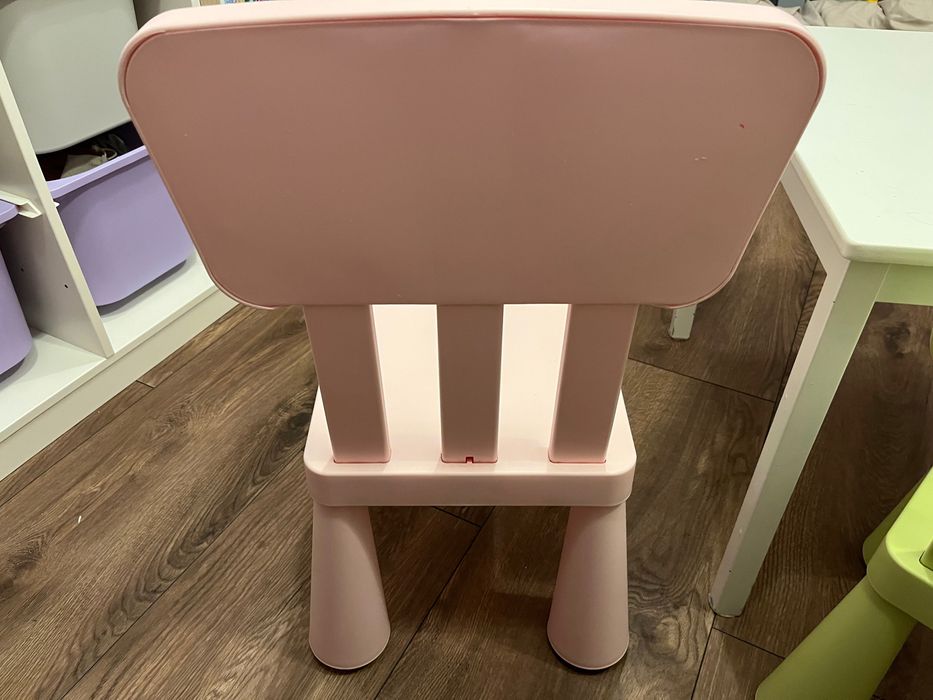 Stolik z krzesełkami