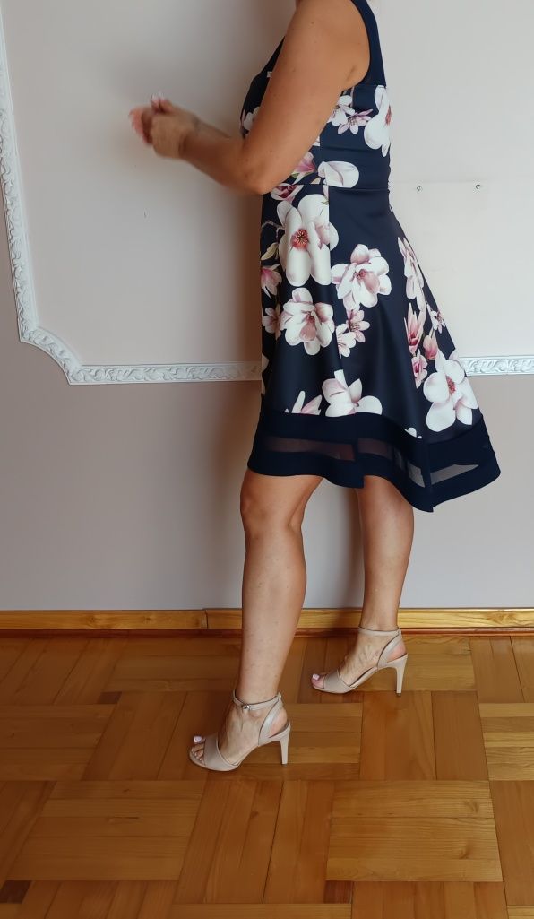 Piękna sukienka granat w kwiaty tiul duży biust r 38/40 wesele chrzest