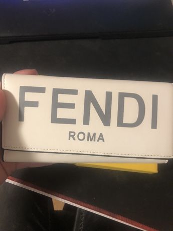 Portfel Fendi nowy z pudełkiem