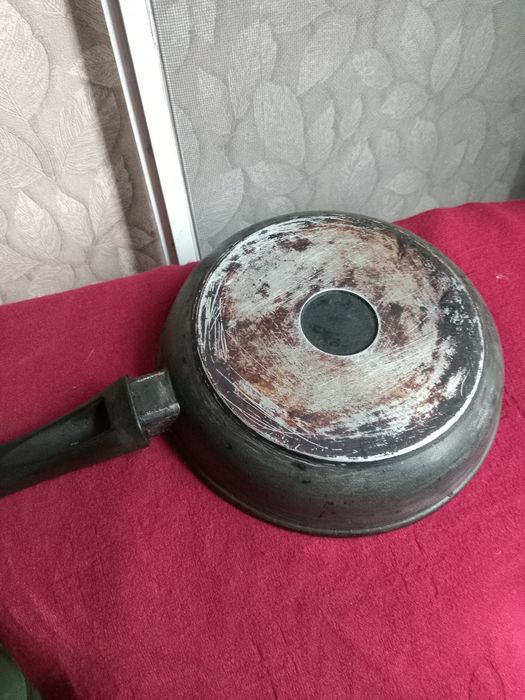 Сковорідки в гарному стані