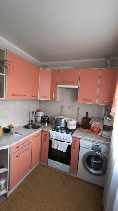 Продам 3 кім.Салтівка 535м 6/9 кап.рем.48000у.е.