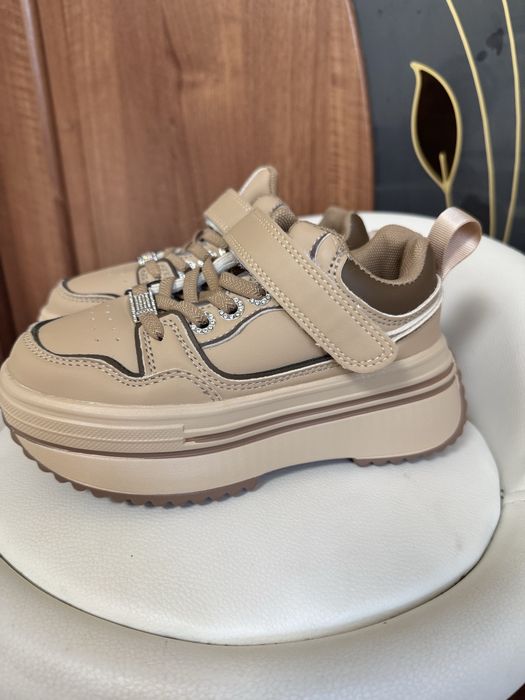 Красовки для дівчинки