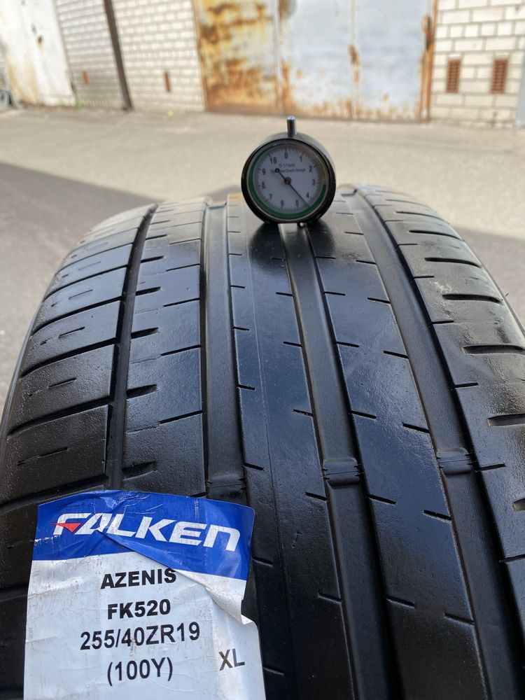 255/40 R19 Falken Azenis пара шин летних.
