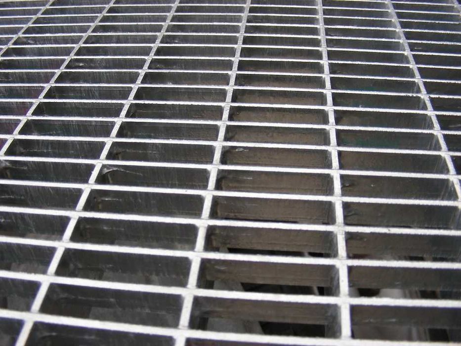 Nowość !! Stopnie metalowe drobne oczko 34x11 1000x270mm / wysyłka