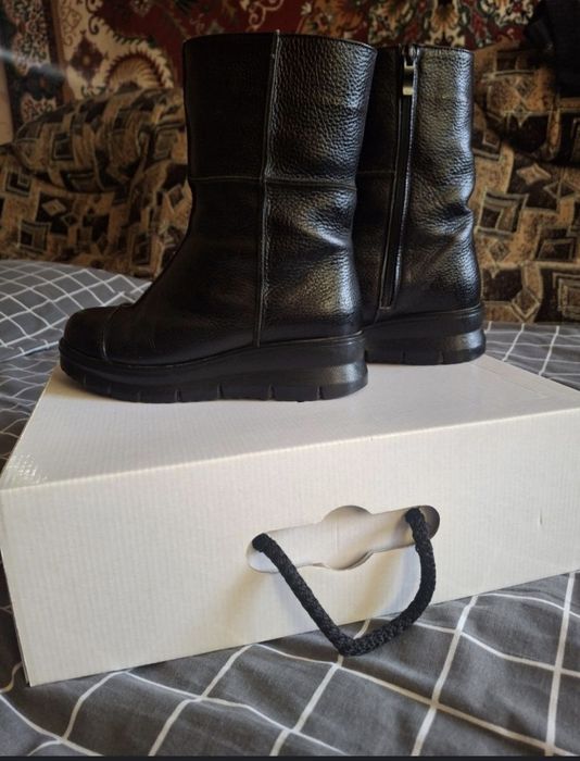 Ботинки с натуральной кожи 36 р.