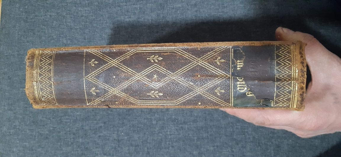 Książka,rok 1927.350zdięć 1 wojny św.
