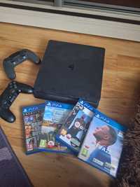 Konsola PlayStation 4