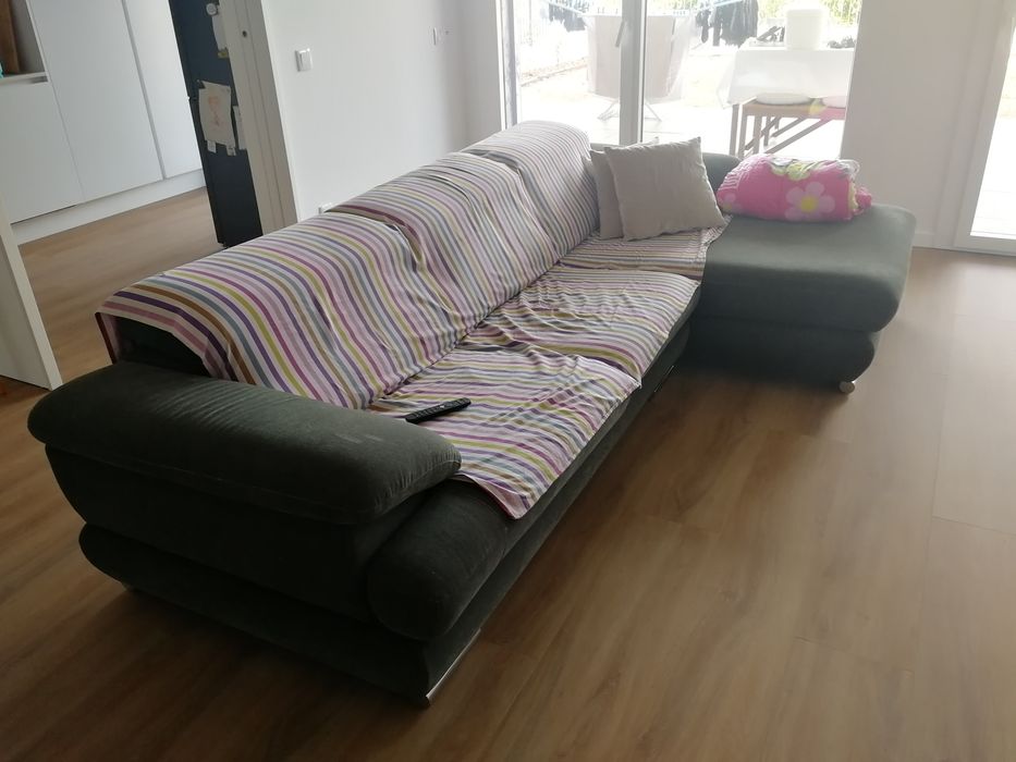 Sofá com chaise longue