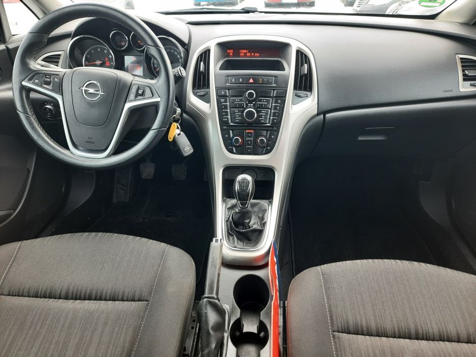 Ładny stan benzyna mały przebieg sprowadzony i zarejestrowany