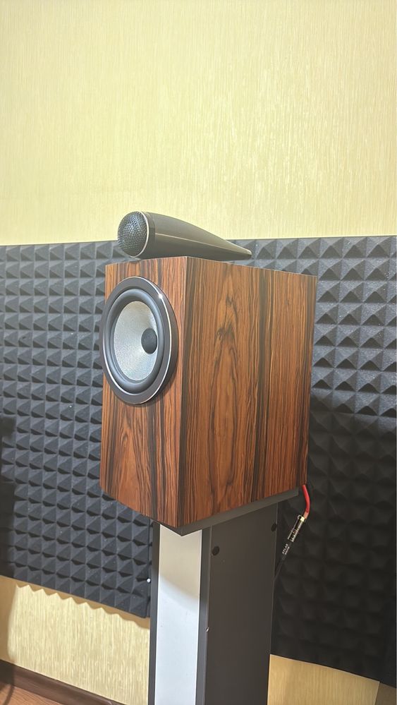 Bowers & Wilkins 705 S3