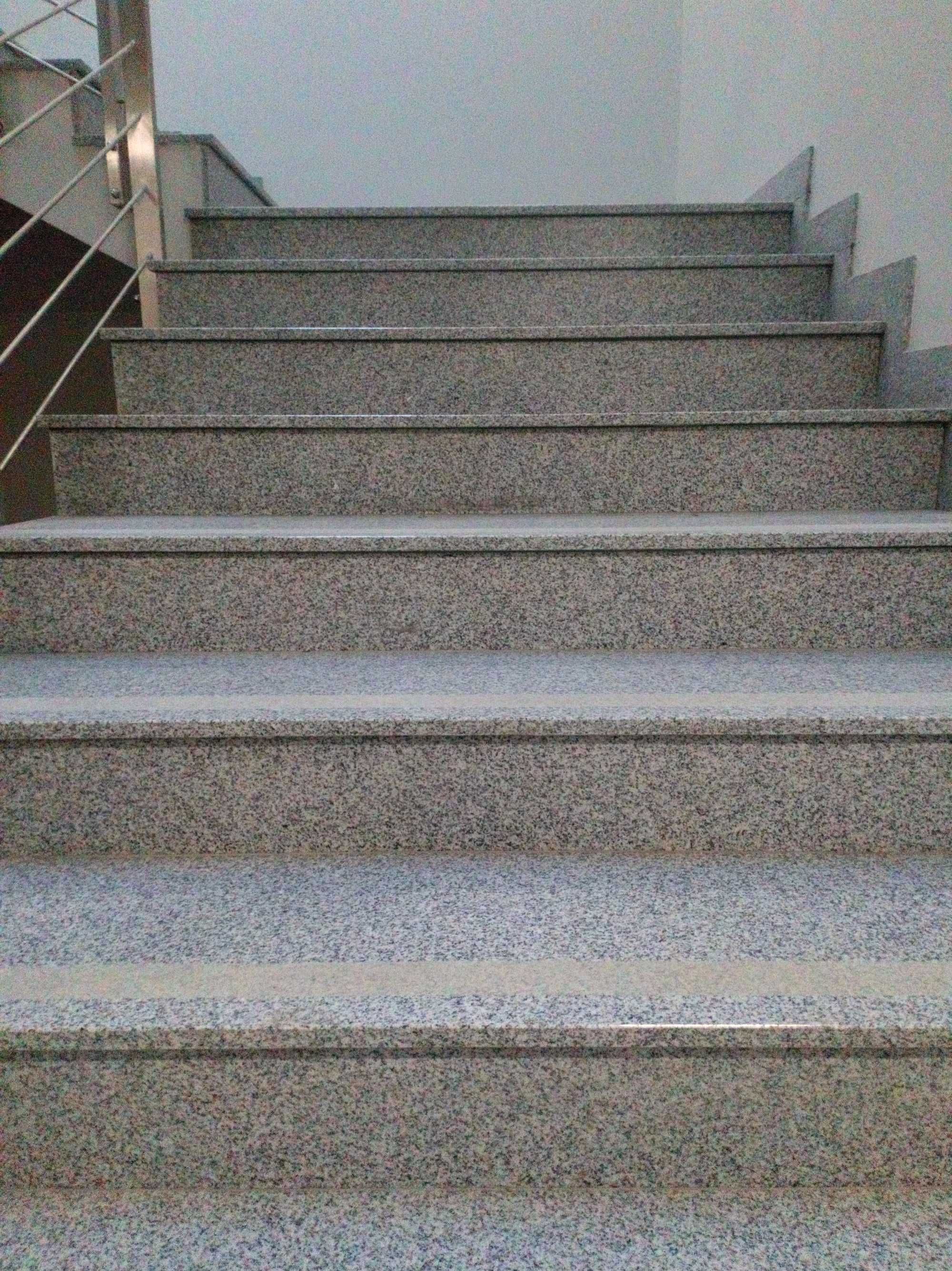 Granit G603 Bianco Cristal - Schody polerowane na schody wewnętrzne