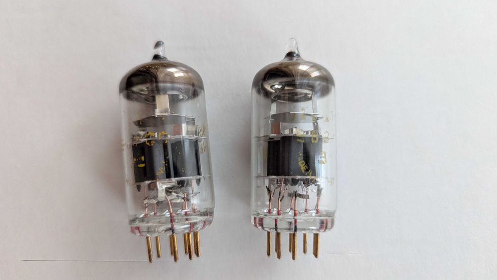 Радіо лампа Telefunken ECC83 / Tesla ECC83 gold pin