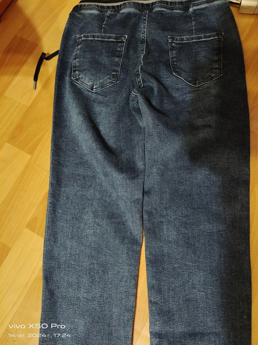 Женские джинсы осень