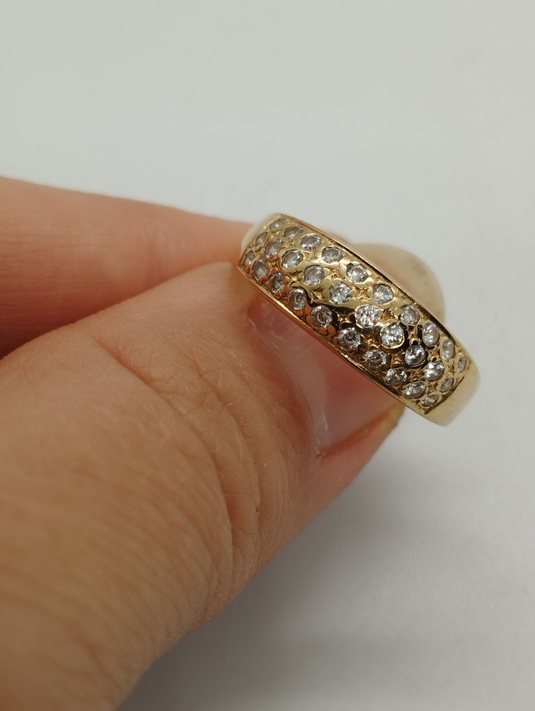 Золотое кольцо 2.31 грамма 17.8 размер