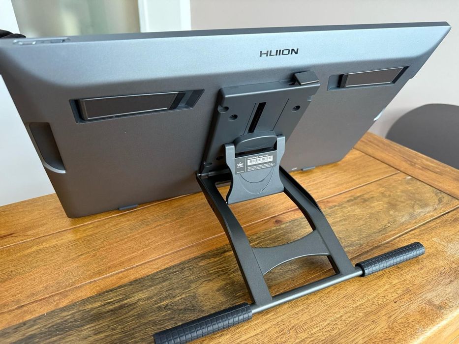 Tablet graficzny HUION KAMVAS PRO 19 4K + stojak/podstawka huion