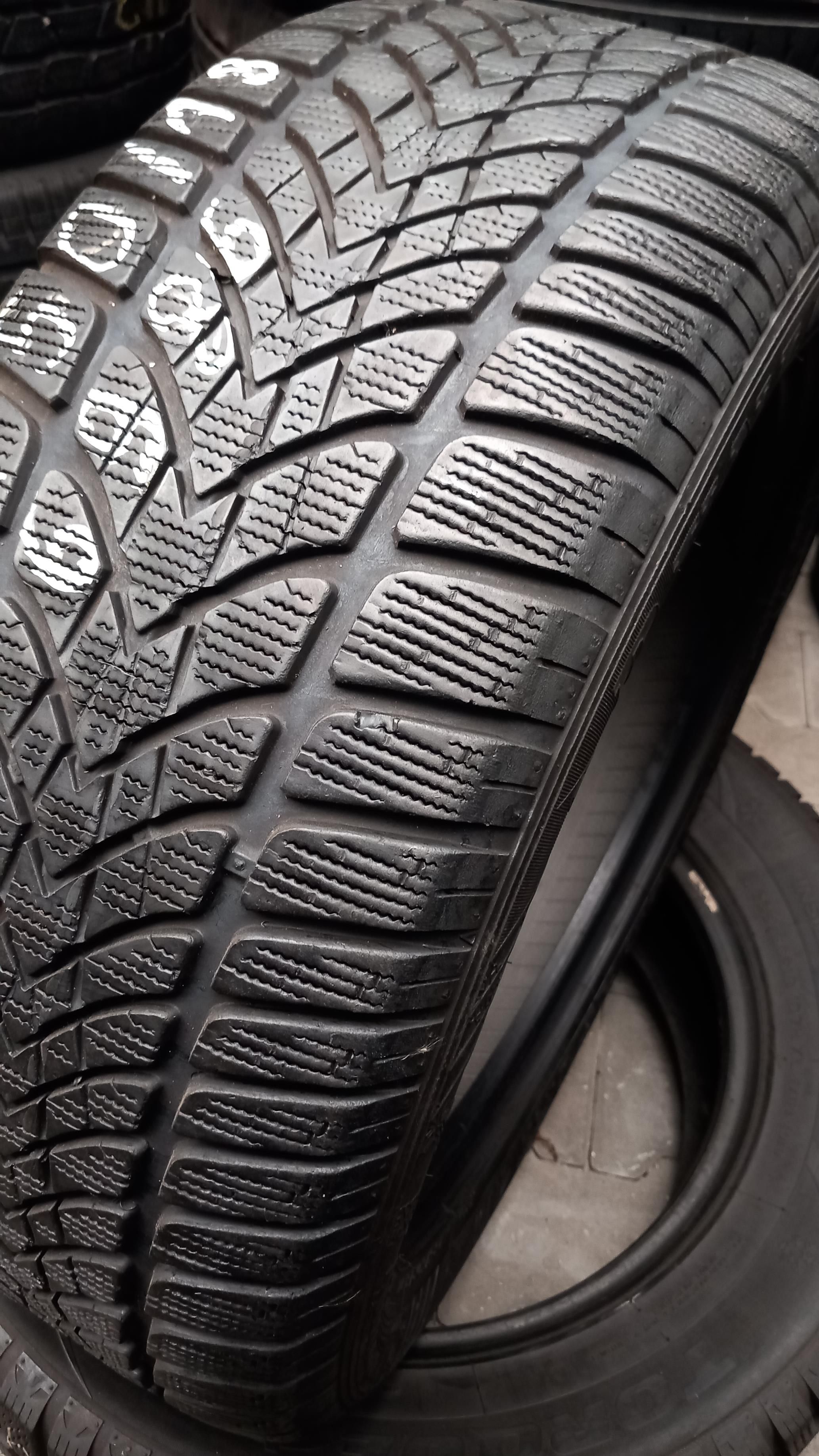 235/50/18 Dunlop SP Winter Sport 4D MO 97V