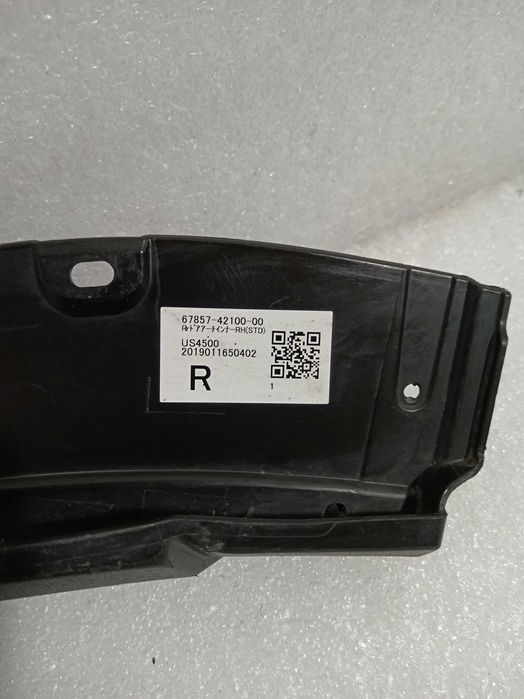 toyota rav4 молдинг двері зад правий 67857-42100
