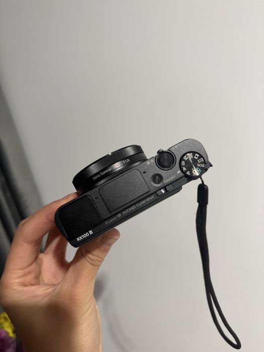Sony rx 100 mark III фотоапарат (аналог canon g7x ) зі спалахом