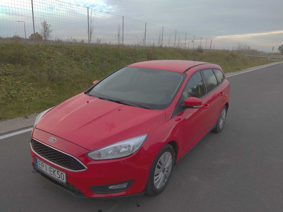Ford Focus 2015 - w pełni sprawny mechanicznie, jeżdżący na co dzień.