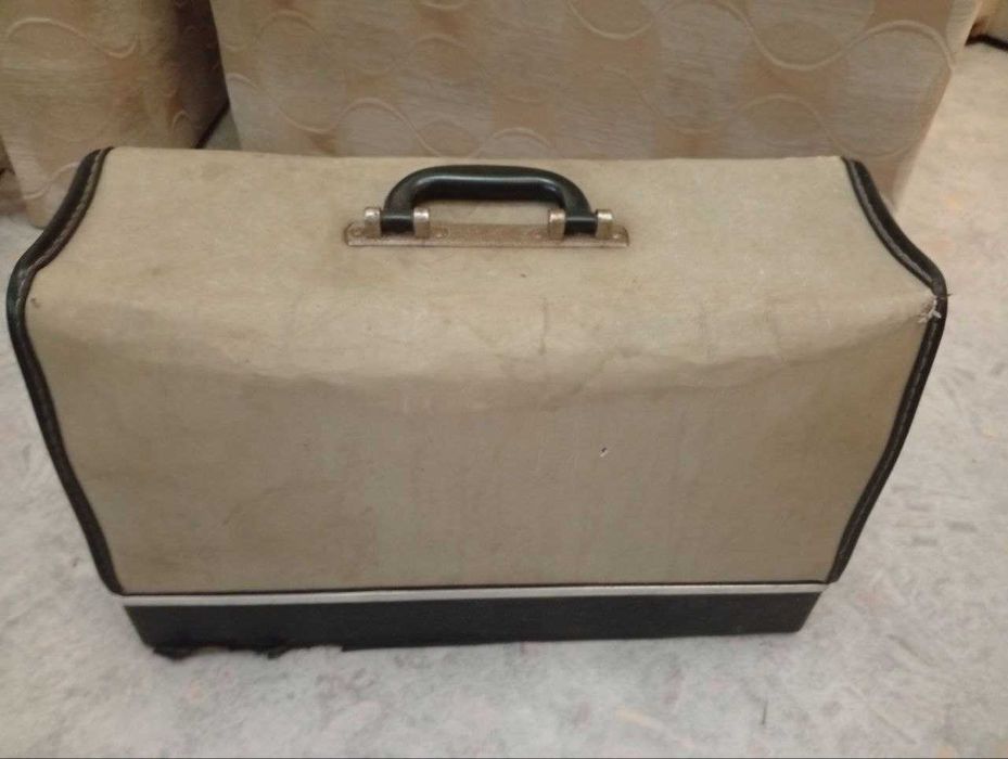 Продам швейную машинку Veritas 8014/43. Германия (ГДР)