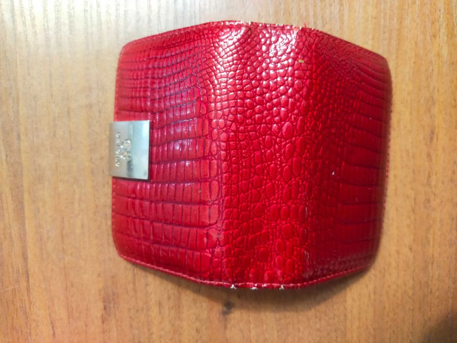 Червоний картхолдер,
 лакована шкіра