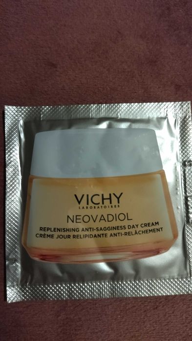 NEOVADIOL krem na dzień po menopauzie firmy Vichy