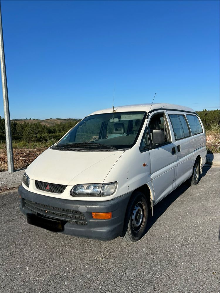 Mitsubishi L400 2.5TD 9 lugares