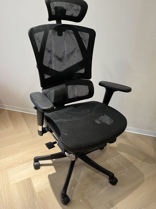 Офісне крісло в ідеальному стані