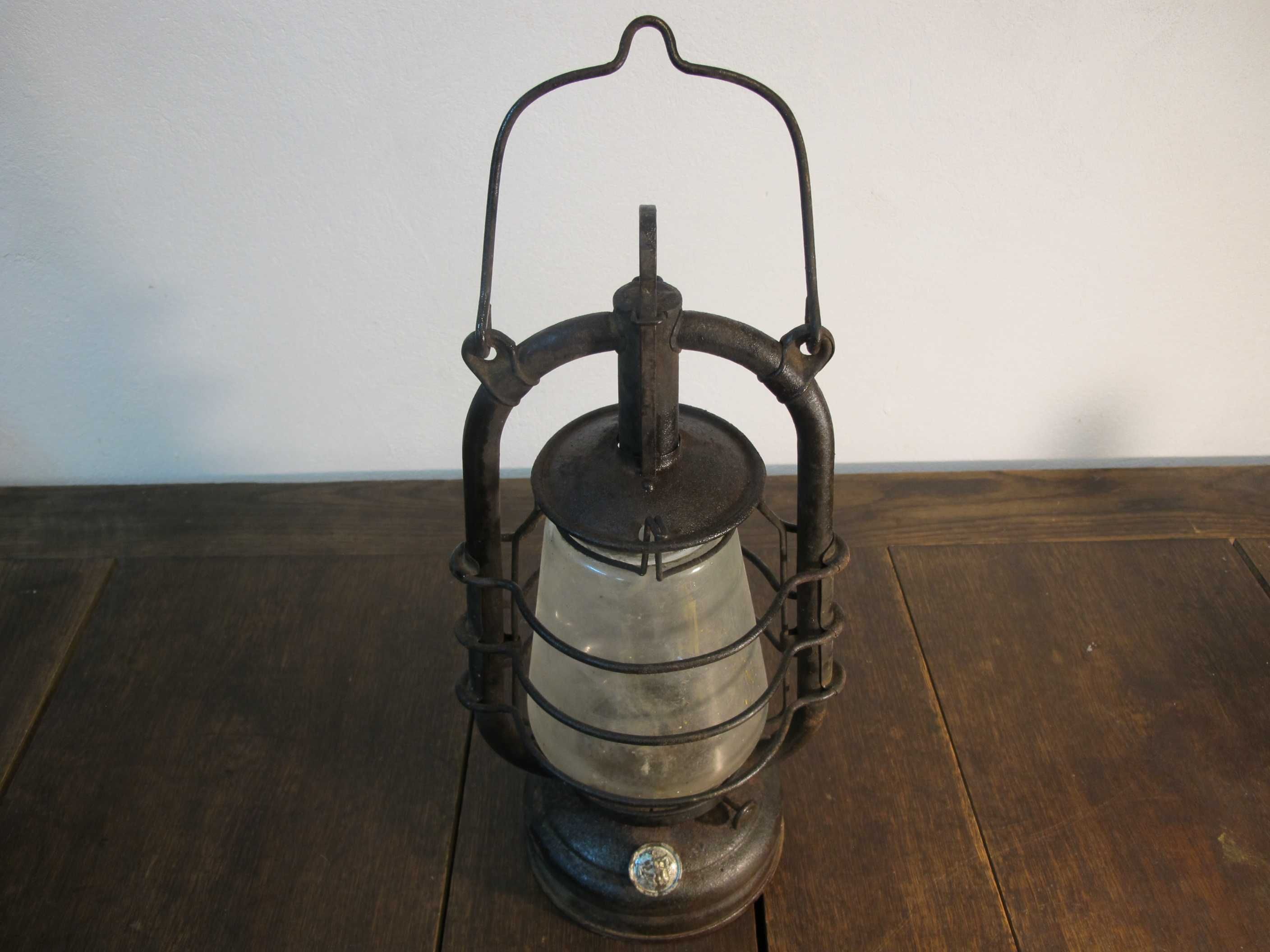 Stara lampa naftowa metalowa Feuerhand nr 201 szklany klosz 3 obręcze