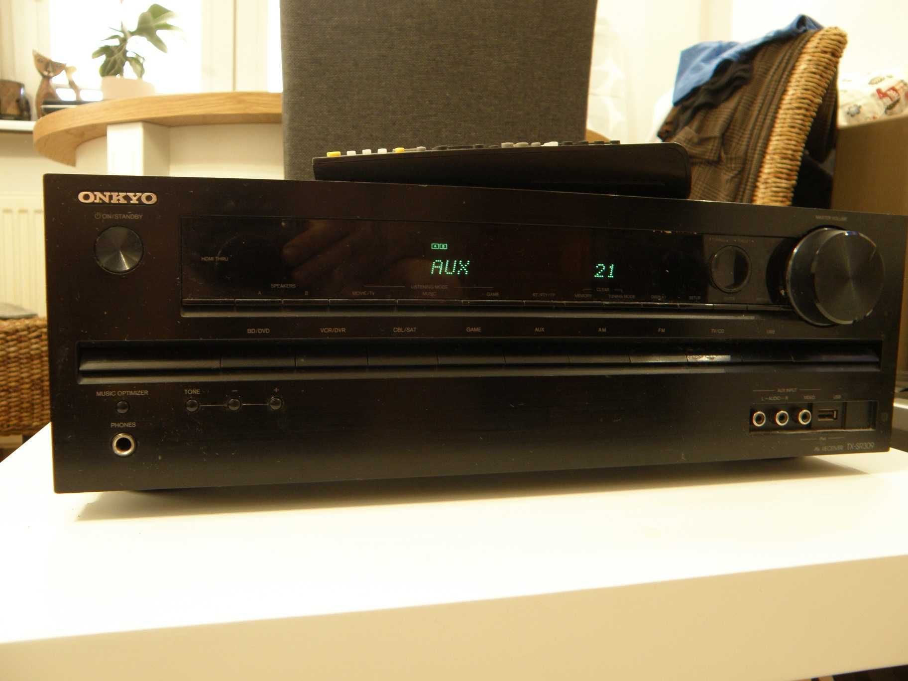 Amplituner AV Onkyo
TX-SR309