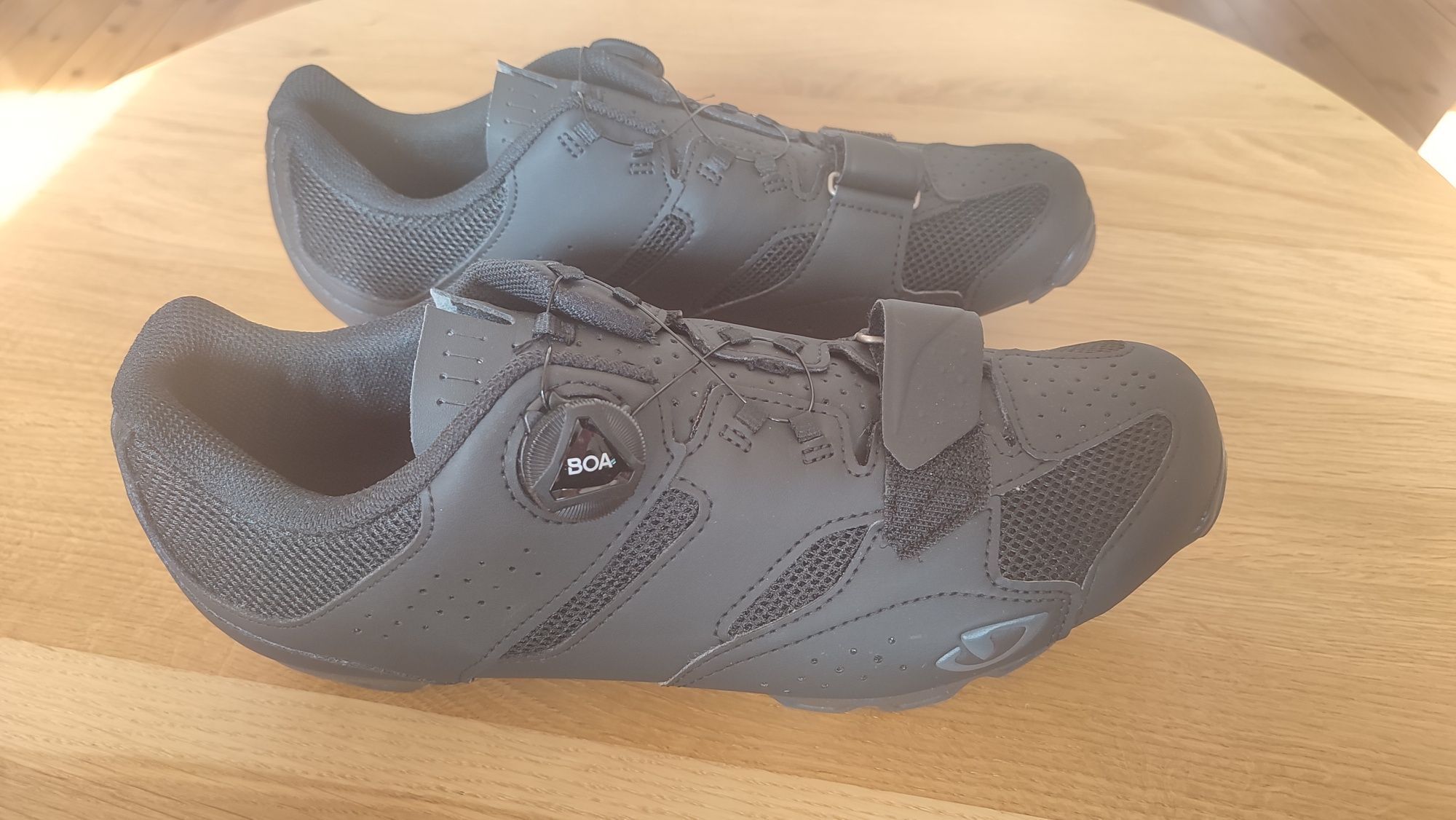 Buty Giro Cylinder II rozmiar 44 z blokami SPD