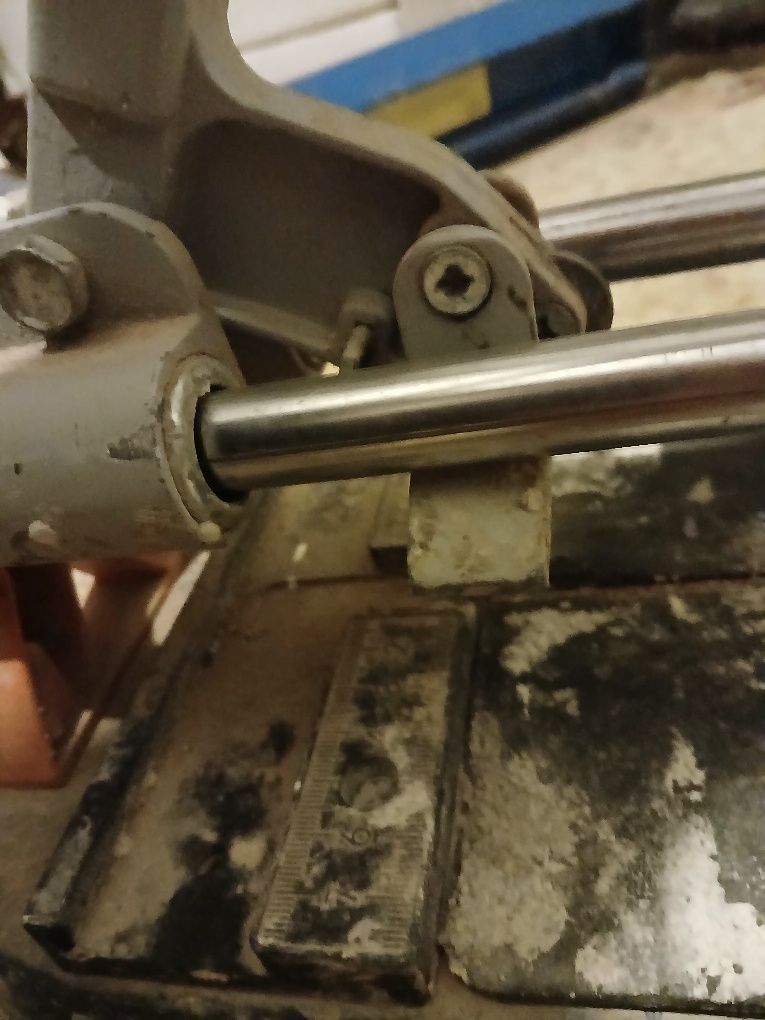 Vendo máquina de cortar azuleijo.