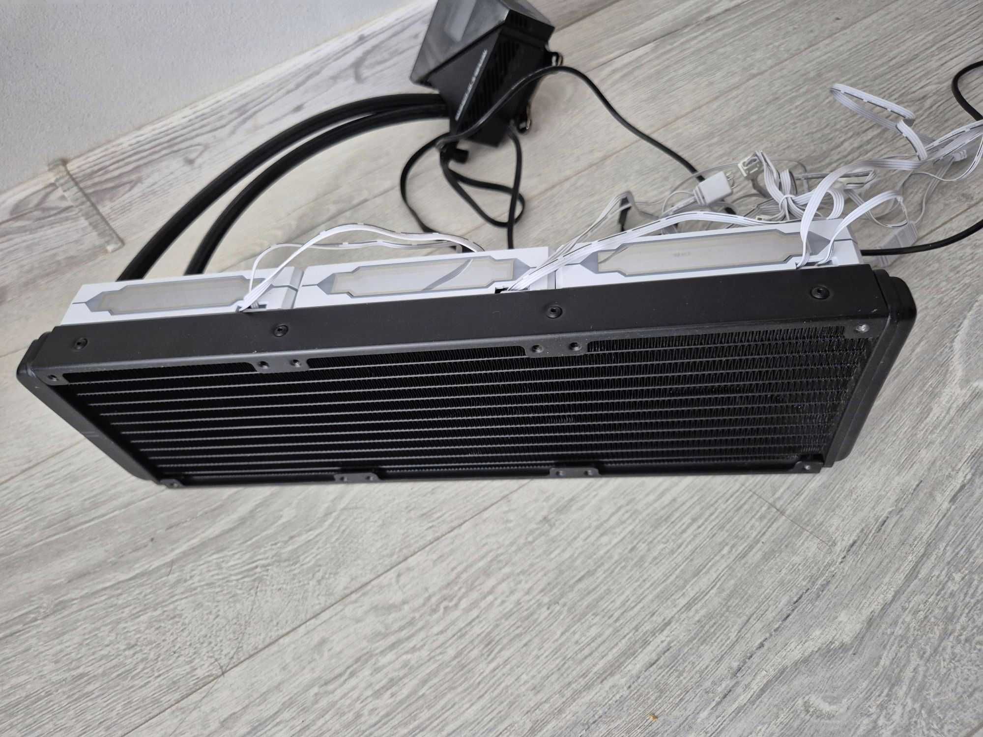 360mm водяне охолодження ASUS ROG RYUJIN 360 (A-RGB) є екран. Trade-in